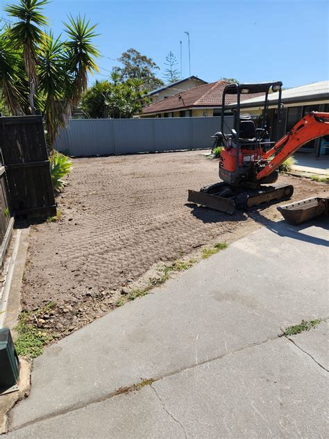 mini digger hire gold coast|small digger for hire.